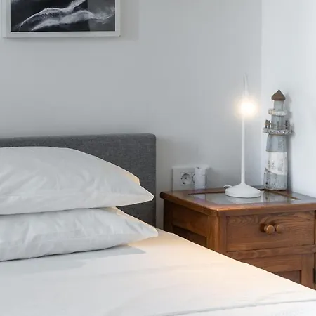 Apartment Near Old Town With Free Parking *