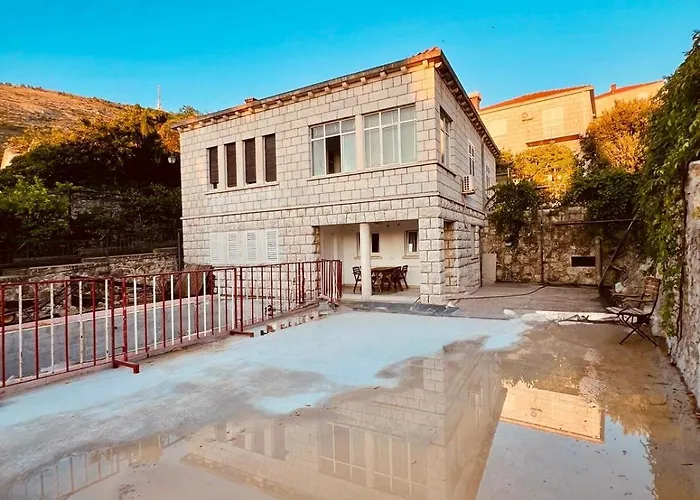 아파트 Near Old Town With Free Parking