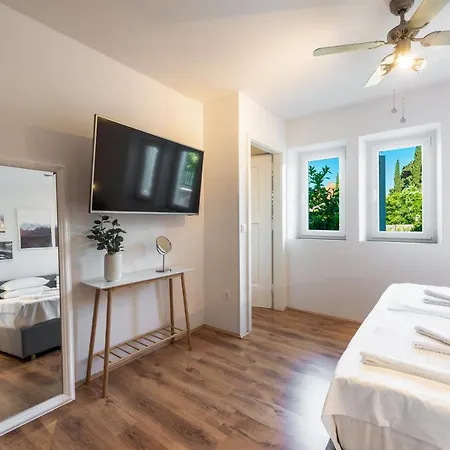 Apartment Near Old Town, Free Parking & Huge Garden Dubrovnik