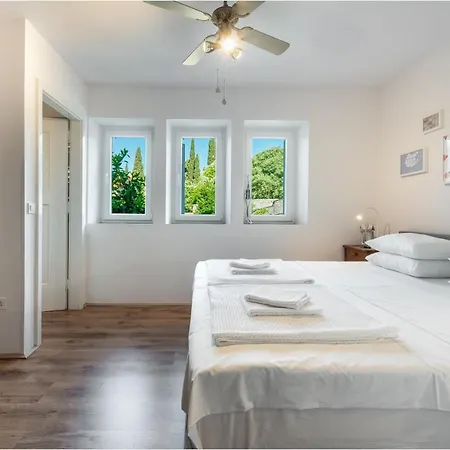 Apartman Near Old Town With Free Parking *