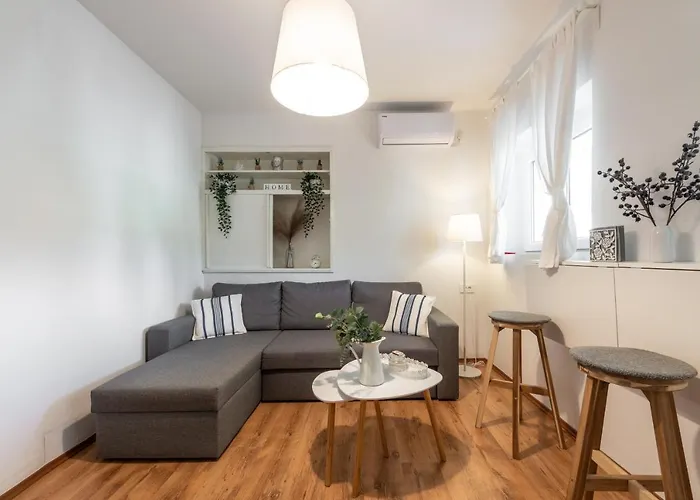 Near Old Town With Free Parking Apartman *