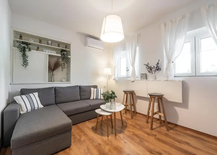 Near Old Town With Free Parking Apartman